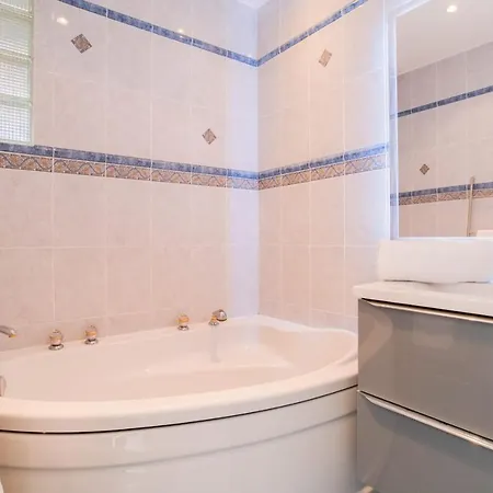 Serrendy Terrace Sea View Upscale Swimming Pool Apartment *